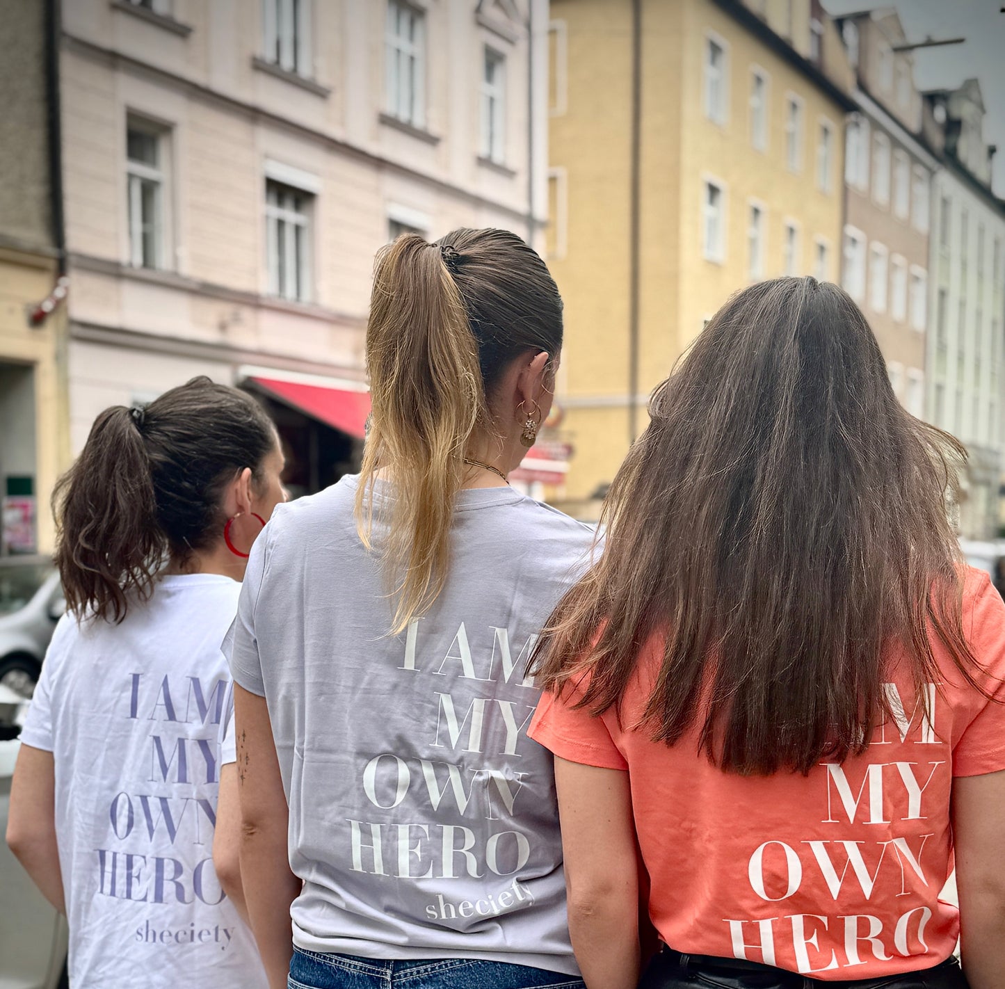 T-Shirts"I am my own hero"